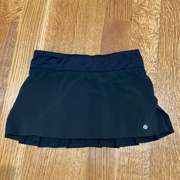 lululemon athletica Pants - EUC black pleated lululemon skort skirt 6